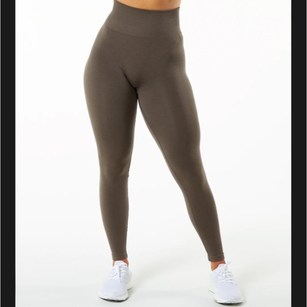 Alphalte Amplify Leggings 2021 launch
